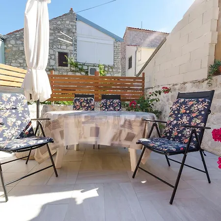 House Hidden Beauty * Tribunj (Sibenik-Knin)