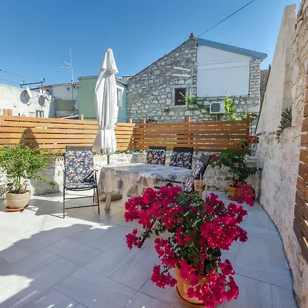 House Hidden Beauty * Tribunj (Sibenik-Knin)