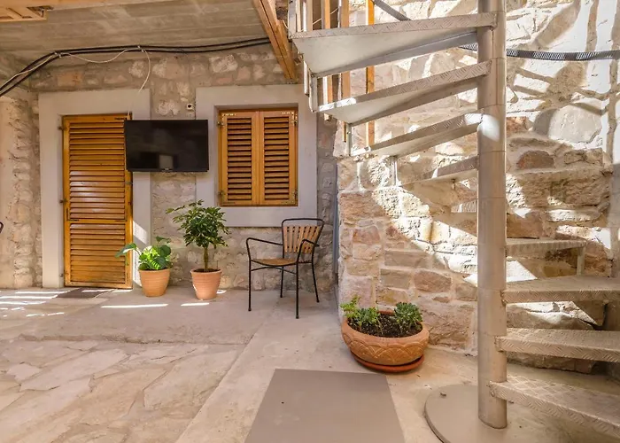 House Hidden Beauty *