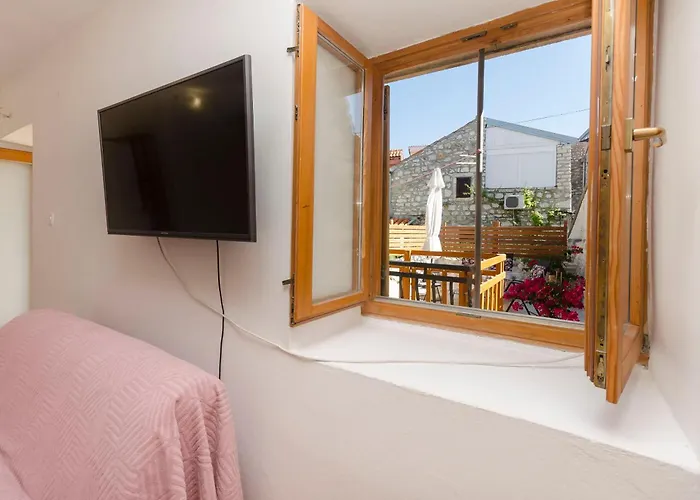 House Hidden Beauty * Tribalj