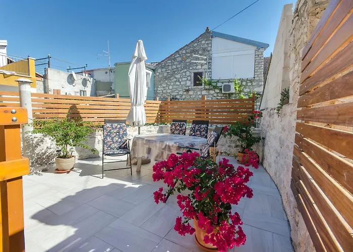 House Hidden Beauty * Tribalj